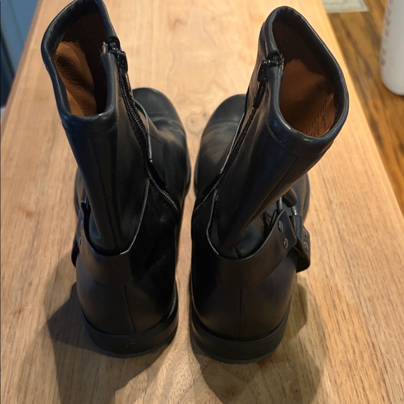 House of Harlow 1960 Black Portia Leather Harness Moto Low Ankle Boots Sz 10 - Picture 3 of 9